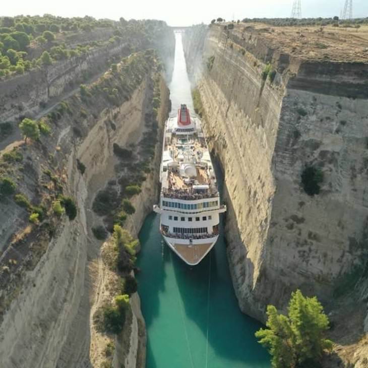 Imágenes Maravillas Del Mundo Un enorme crucero atravesando el Canal de Corinto, Grecia