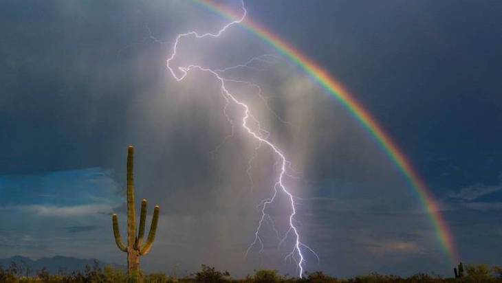 Fotos Belleza De Nuestro Mundo Cuando un rayo y un arcoíris aparecen simultáneamente
