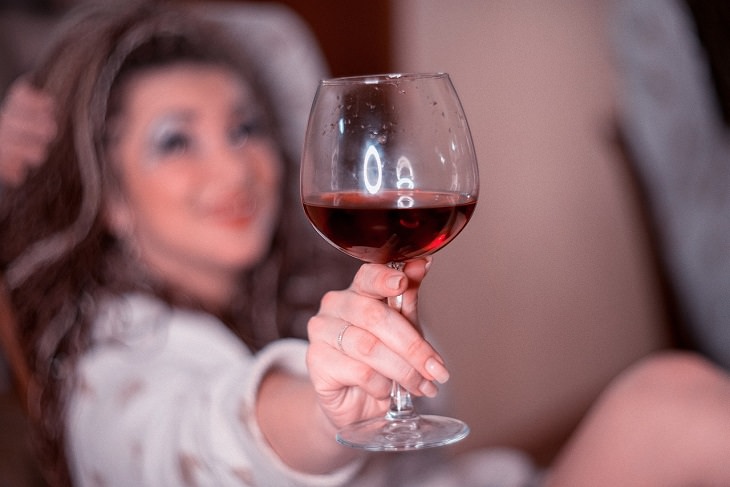 Bebidas que puedes disfrutar ocasionalmente si estás ayunando Vino