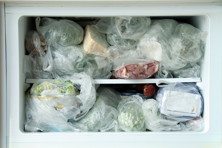 Útiles Consejos Para Organizar Tu Congelador Ordena el congelador con regularidad