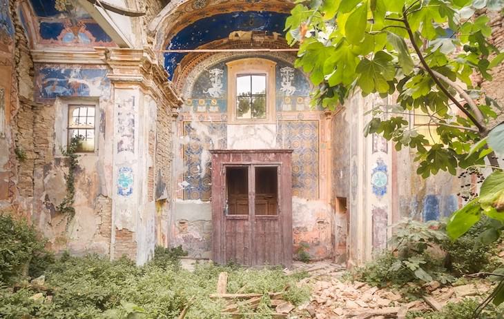 Fotos De Iglesias Abandonadas Iglesia con murales en el techo
