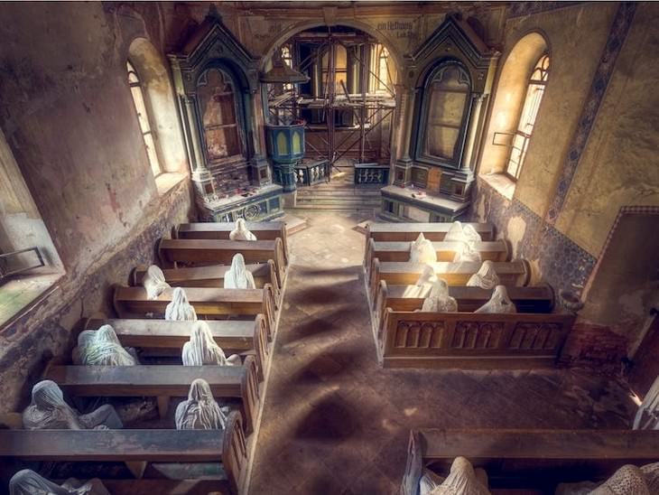 Fotos De Iglesias Abandonadas Monjes en iglesia 