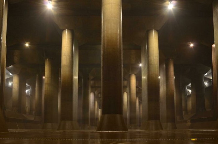 Lugares Espectaculares Esta catedral de agua de inundación está oculta a 22 metros bajo tierra y protege a Tokio de las inundaciones