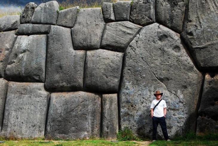 Fotos De Comparaciones Las piedras en el muro de la ciudadela de Sacsayhuamán del siglo XV en Perú