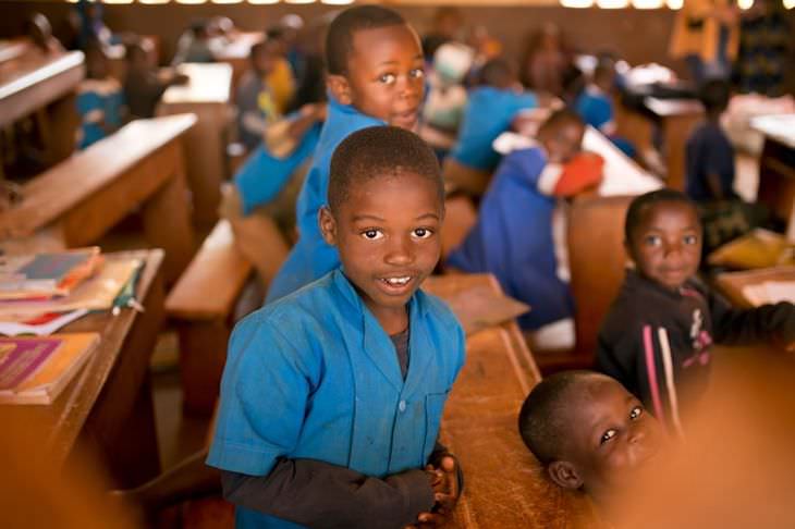 Fotos De Camerún De Ziya Atkurer Niños en la escuela