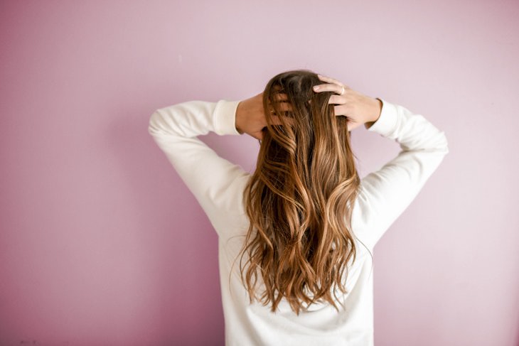 6. Puedes fortalecer tu cabello con aceite de aguacate