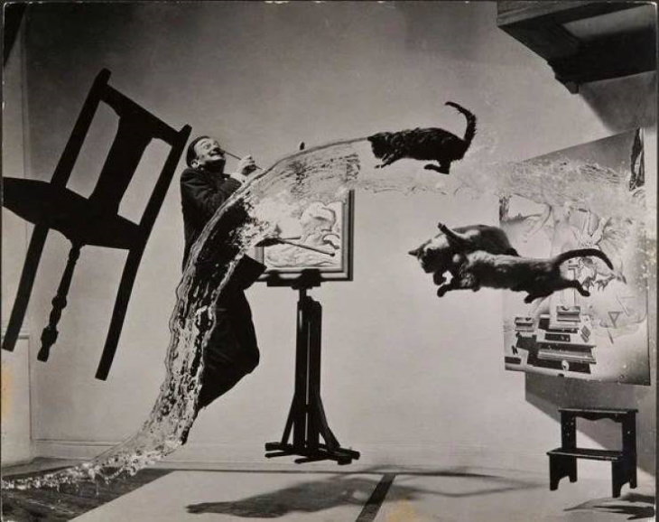 20 Asomborosas Fotografías Esta foto de Salvador Dalí fue tomada en 1948 por Philippe Halsman. Se necesitaron 26 tomas para capturar esta toma porque se creó sin la ayuda de CGI o postproducción