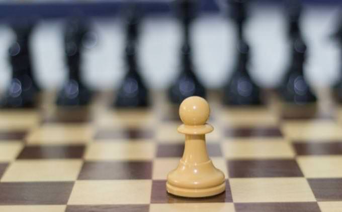 מבחן נכון לא נכון מטעה: כלי שחמט