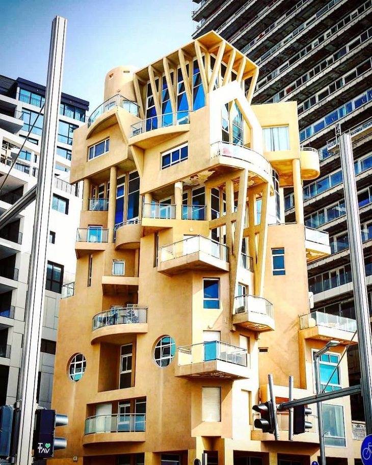 Rarezas Arquitectónicas  La "Casa en el malecón" en Tel Aviv, Israel
