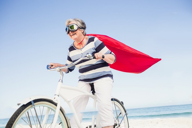 Beneficios Del Ciclismo En La Tercera Edad  Ayuda a ralentizar el proceso de envejecimiento
