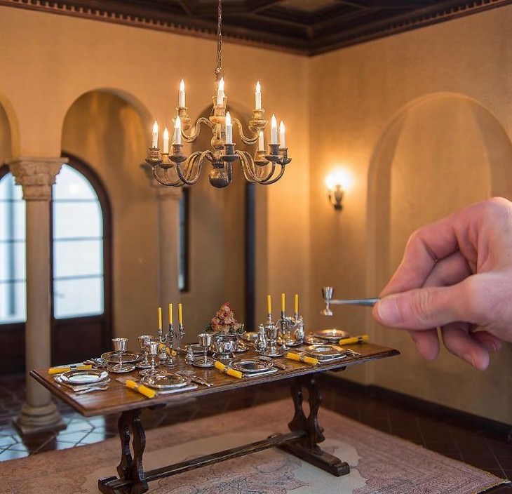 Diseños De Habitaciones Antiguas En Miniatura Juego de mesa con vajilla de plata auténtica