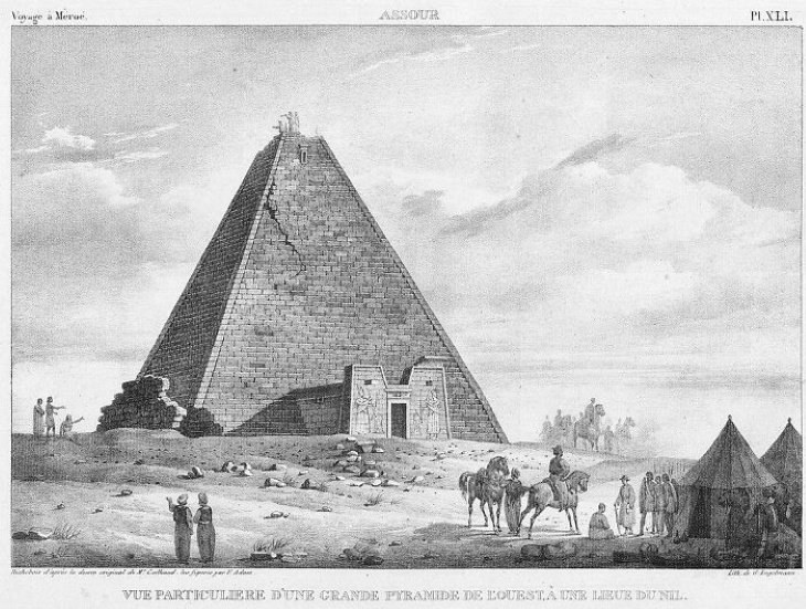 Estructuras Arquitectónicas Que Ya No Existen  pirámide de 2.000 años en Sudán 