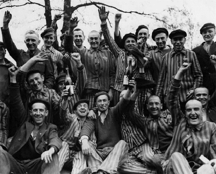 Fotos Históricas Raras Cuando el campo de exterminio de Auschwitz fue descubierto y liberado por el Ejército Rojo- 1945