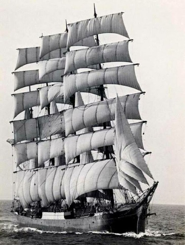 Fotos Históricas Raras El hermoso Pamir, el último velero comercial del mundo, rodeando el Cabo de Hornos - 1949
