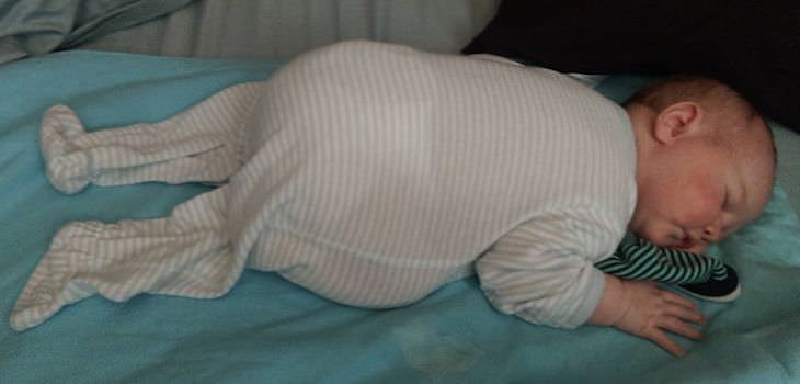 14 Fotos Divertidas Sobre La Paternidad Bebé durmiendo