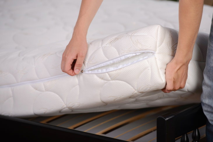 Las fundas de colchón reducirán los síntomas de alergia al polvo.