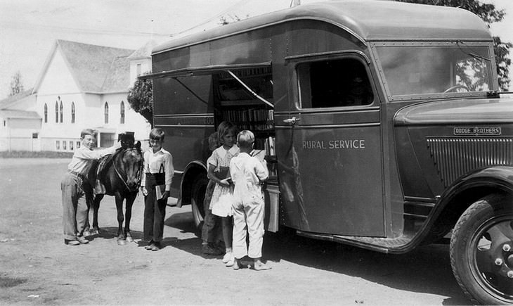 Fotografías De Bibliotecas Móviles De La Antigüedad Servicio rural de verano, 1936