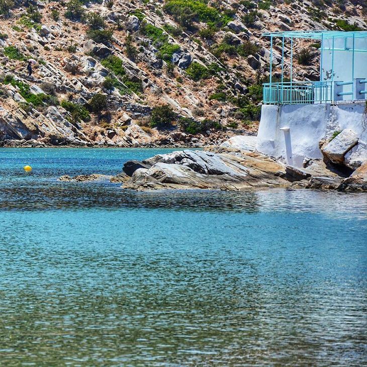 La Belleza Idílica De La Isla De Sifnos En Grecia Aguas cristalinas