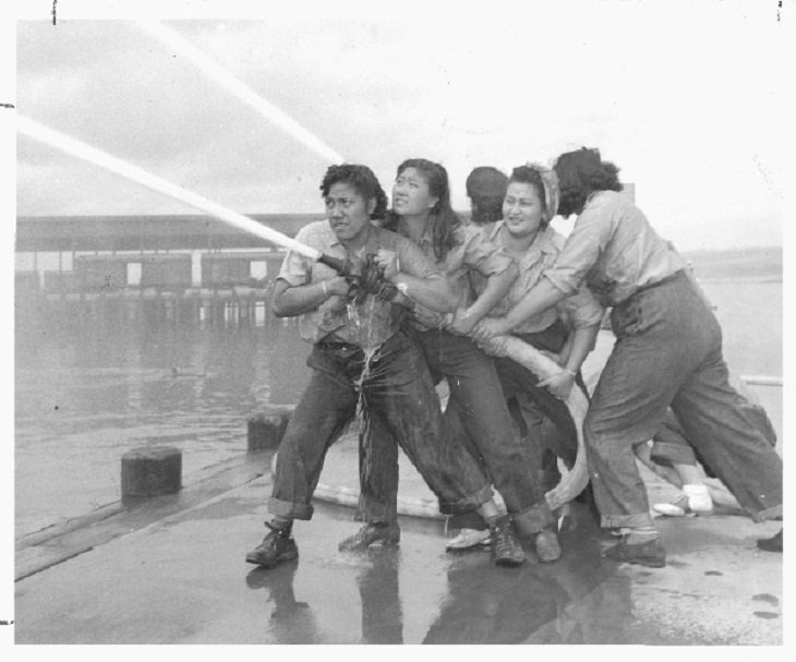 Mujeres Extraordinarias y Sus Logros Bomberas sin miedo en Pearl Harbor en 1941
