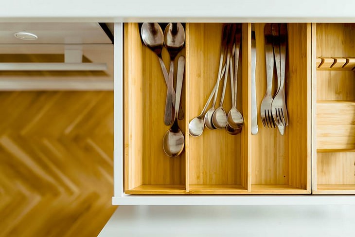 6 Consejos Prácticos Para Organizar Tu Cocina Asegúrate de que cada cosa tenga un lugar designado