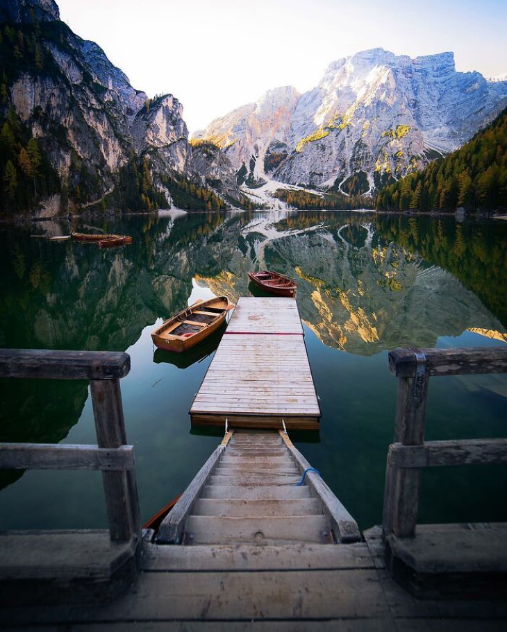 19 Lugares Espectaculares Del Planeta Tierra Lago Pragser Wildsee, Tirol del Sur, Italia