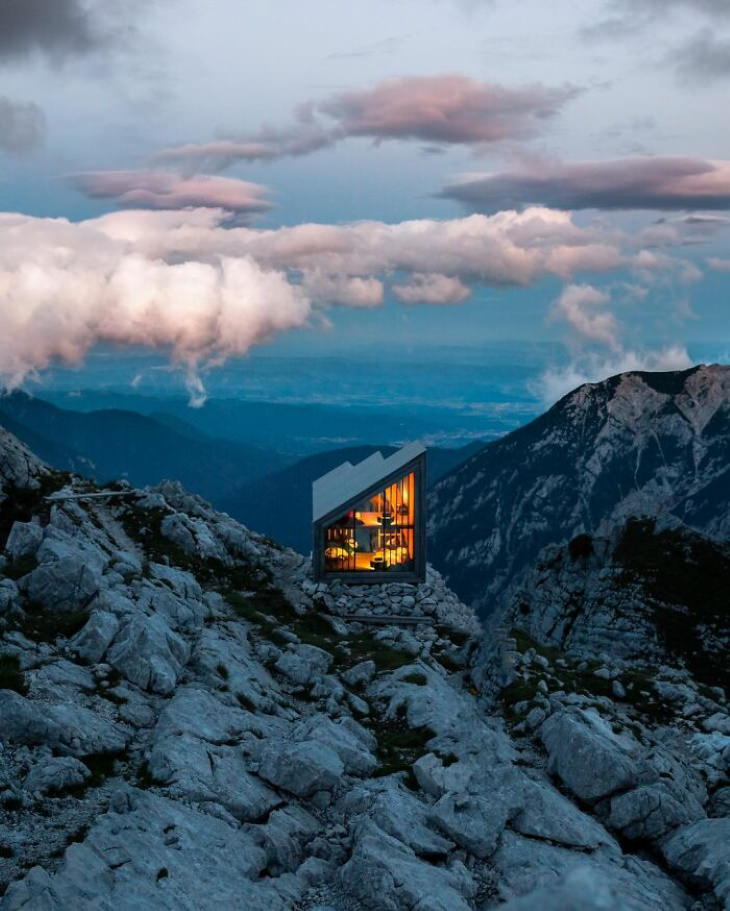 19 Lugares Espectaculares Del Planeta Tierra  Cabaña de invierno Kanin, Alpes Julianos Occidentales, Eslovenia