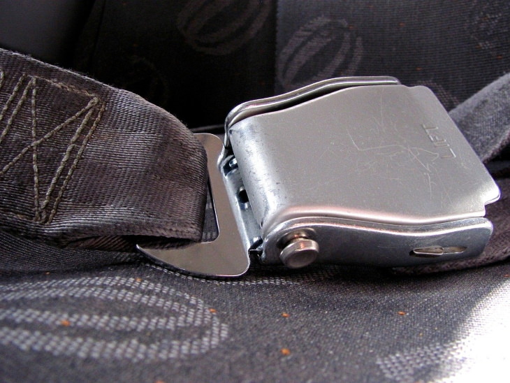 6. Cinturones de seguridad