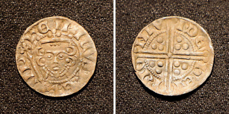 21 Cosas Descubiertas Por Detectores De Metales Incredible Items Unearthed by Metal Detectors hammered coin