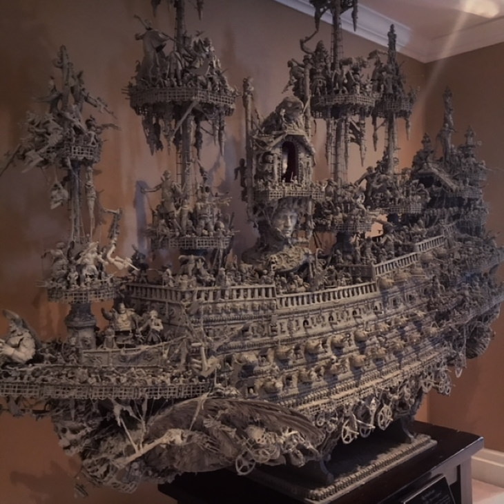  Barco Pirata Espeluznante Hecho Con Objetos Antiguos Barco completo