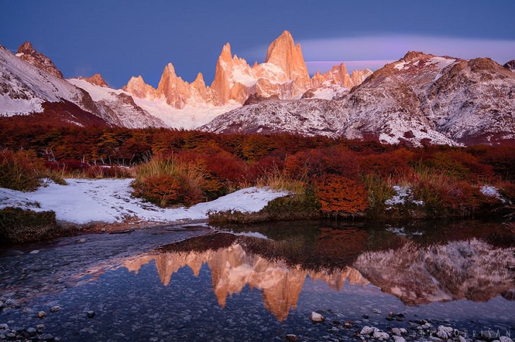 Otoño En La Patagonia Montaña de color rosa