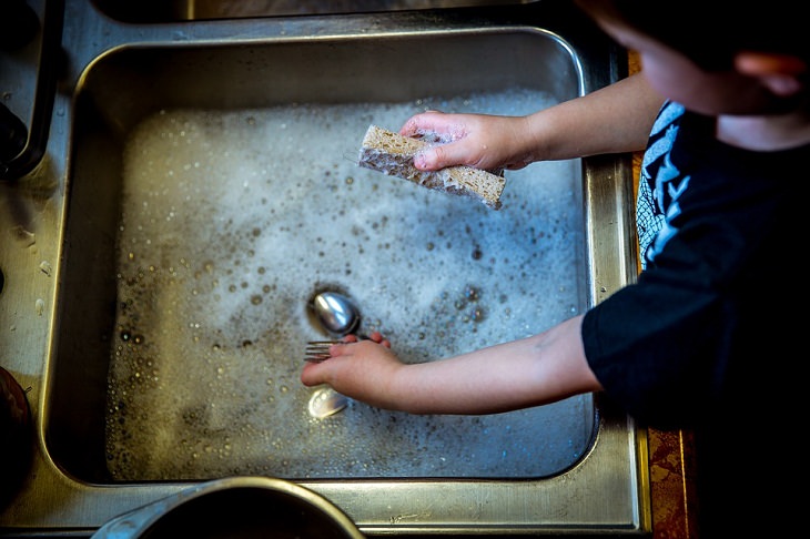 Mito 7: lavar los platos a mano es mejor que usar un lavavajillas