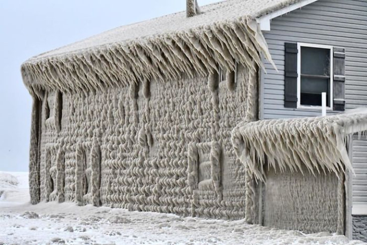 Lago Erie Nueva York, casa congelada