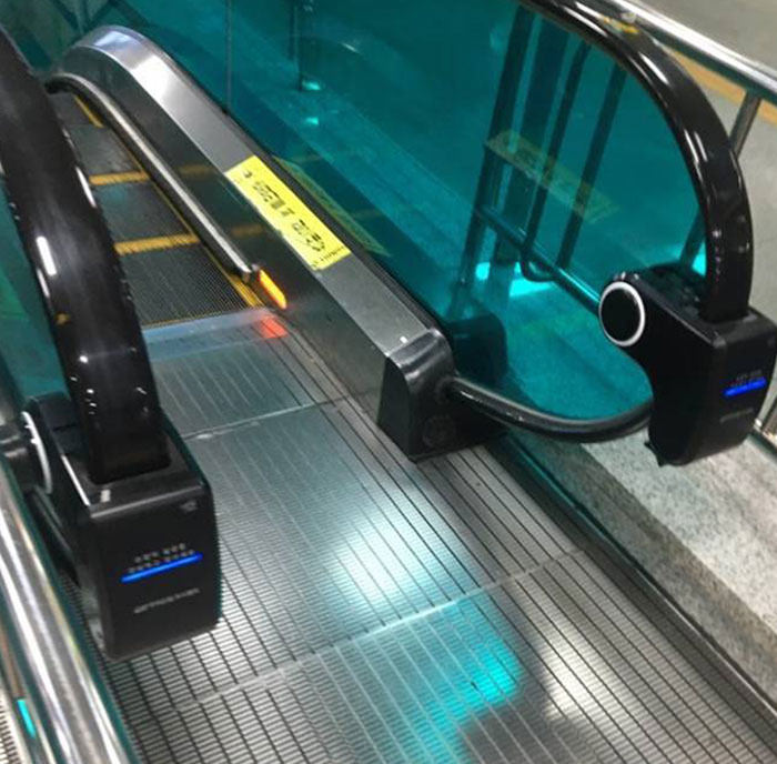 Fotos De Corea Del Sur, Escalera mecánica con desinfectante UV incorporado