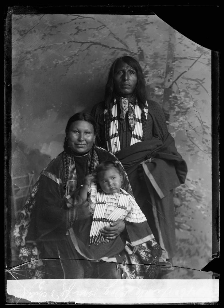 Retratos Del Siglo XIX, Familia de nativos americanos