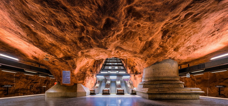 Bellas estaciones de tren Estación de metro de Rådhuset en Estocolmo, Suecia