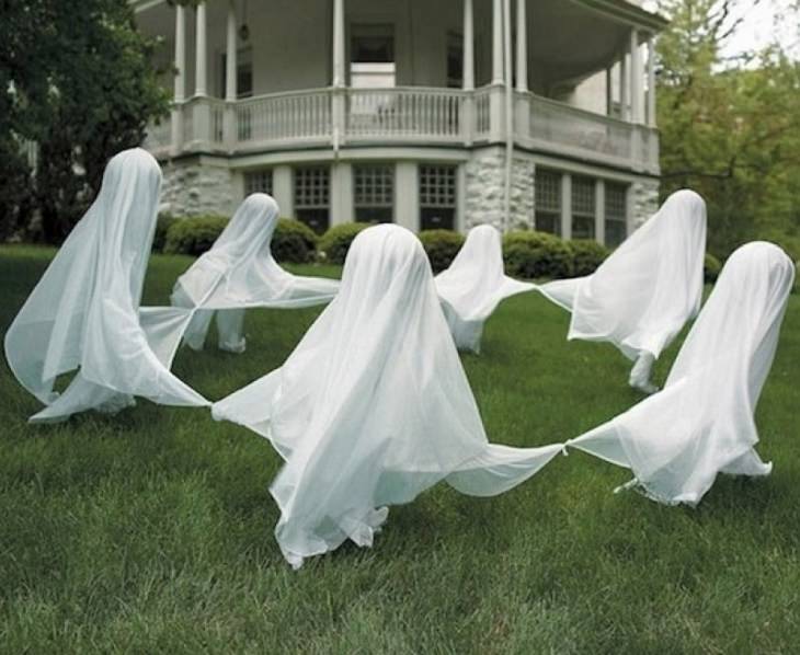 Decoraciones De Halloween, fantasmas en el jardín