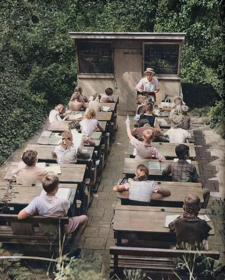 Fotos de época Escuela al aire libre en los Países Bajos