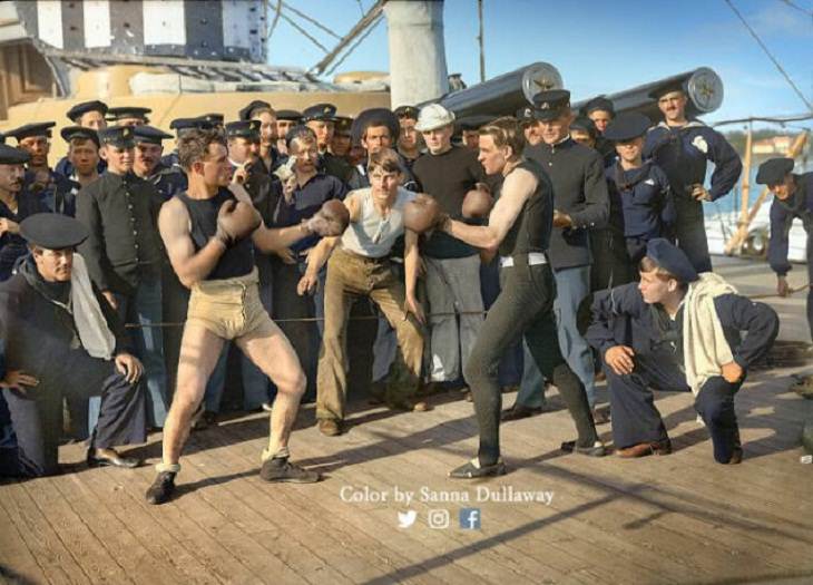 Fotos Históricas a Color, boxeo en un barco