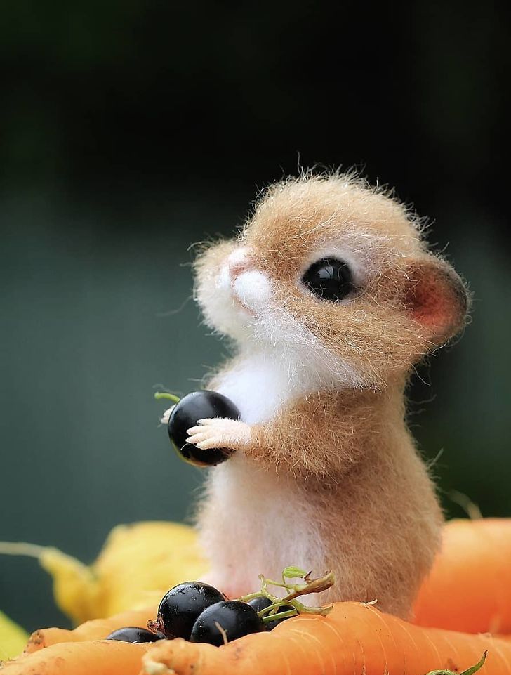 Animales De Fieltro, ratón con uvas