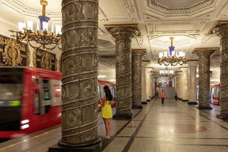Ejemplos de ingeniería, Metro de San Petersburgo,