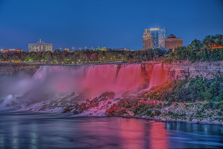 Sights, trails, cruises, activities, natural wonders and fun family events found at Niagara Falls between New York, United States and Ontario, Canada, American Falls at night