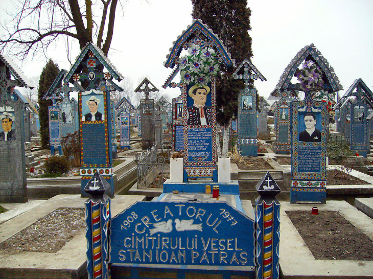 Cimitirul Vesel, el cementerio alegre de Rumania