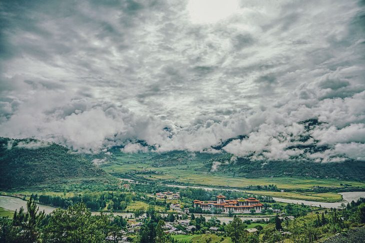 La  belleza de Bután, formación de nubes