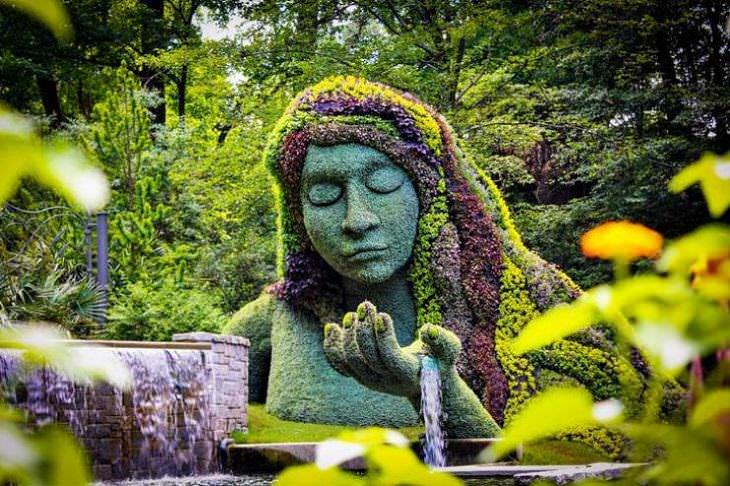 Estructuras y Esculturas Innovadoras, Una hermosa escultura en el jardín botánico de Atlanta que celebra la naturaleza