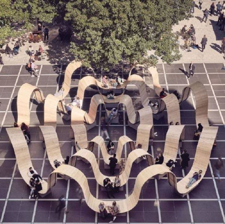 Estructuras y Esculturas Innovadoras, "Por favor, siéntate'', una enorme instalación de asientos al aire libre