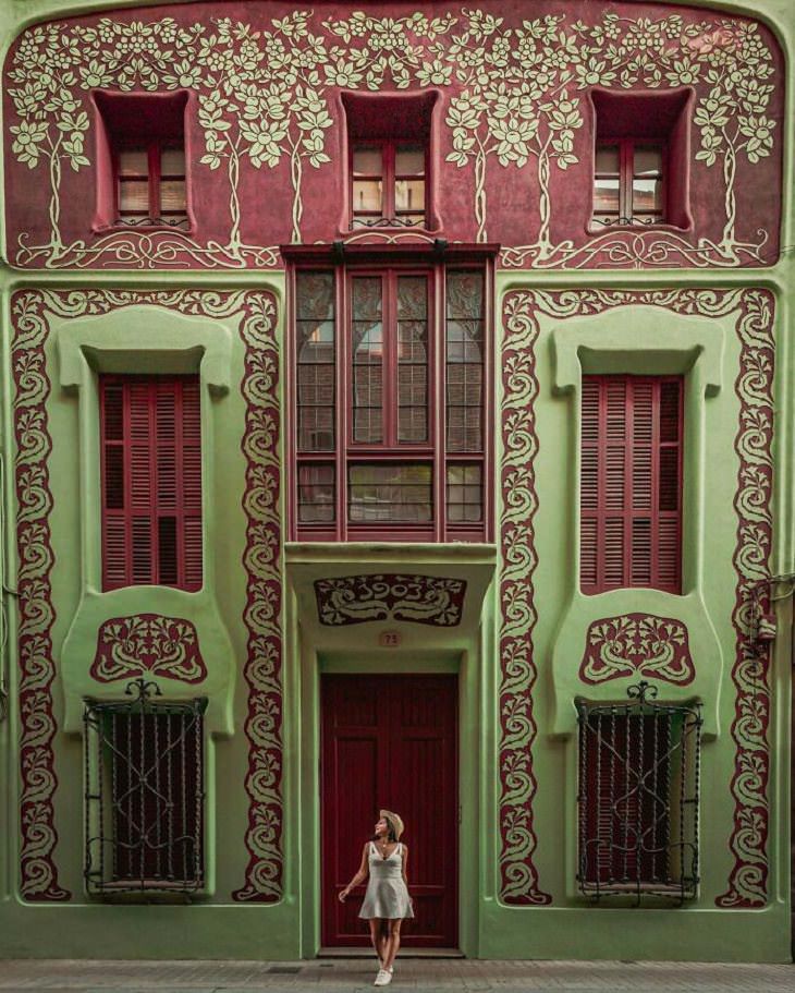 Obras Arquitectónicas Del Mundo, La Casa Pàdua, una impresionante casa con un jardín de ensueño en el distrito de Sarrià-Sant Gervasi de Barcelona, ​​España.