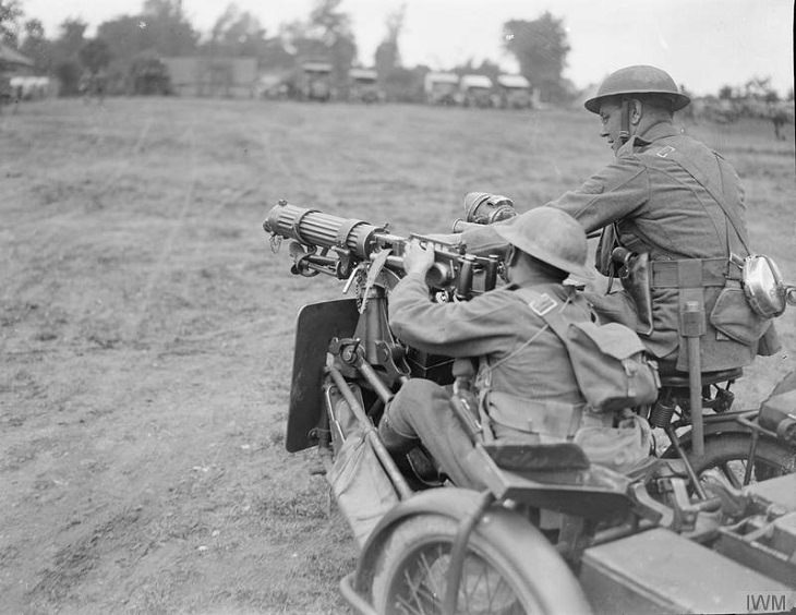 Motocicletas en la Primera Guerra Mundial, Cuerpo de Ametralladoras 