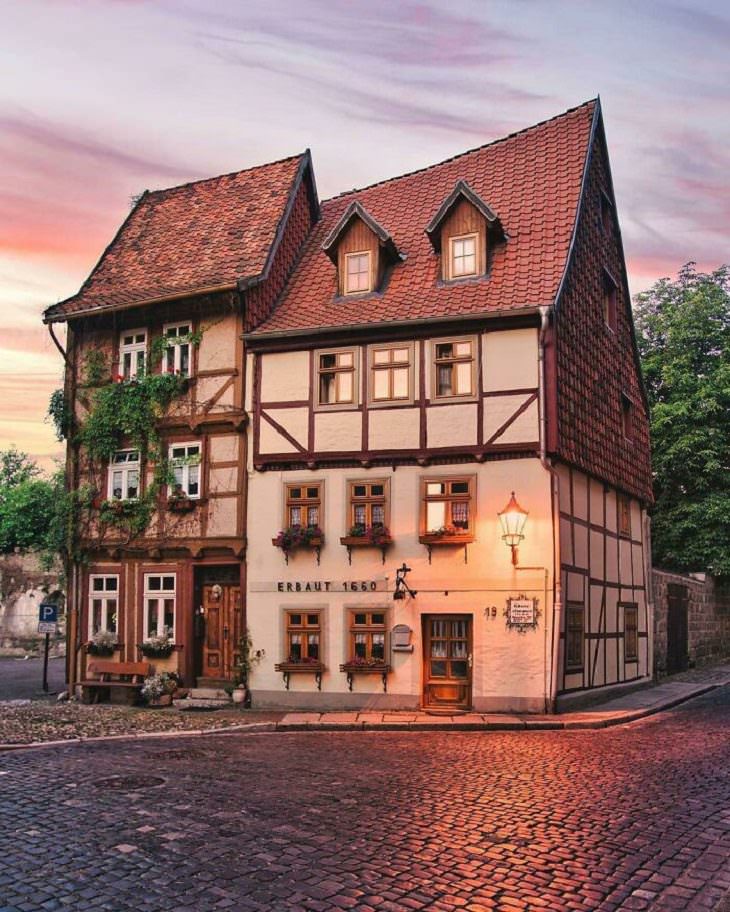 Obras Arquitectónicas Del Mundo, Dos casas con entramado de madera del siglo XVII en Hohe Straße en Quedlinburg, Alemania.