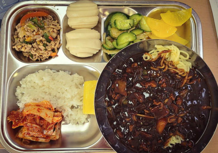 Cosas Extrañas De Países Del Mundo, almuerzo coreano