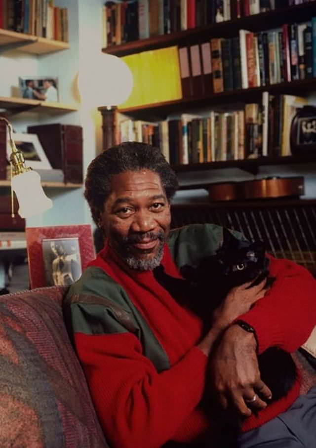 Personajes famosos con sus gatos Morgan Freeman